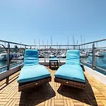 Paradise Blue Houseboat *