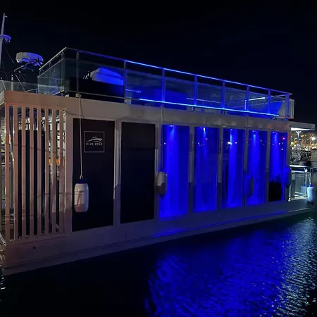 Botel Paradise Blue Houseboat *
