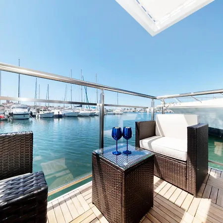 Houseboat Blue Zone Båthotell