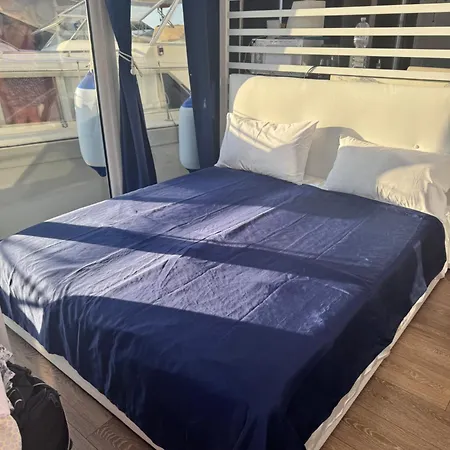 Tekne Houseboat Blue Zone *