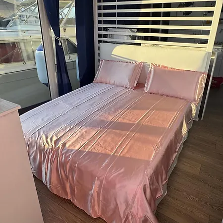 Houseboat Blue Zone Alghero